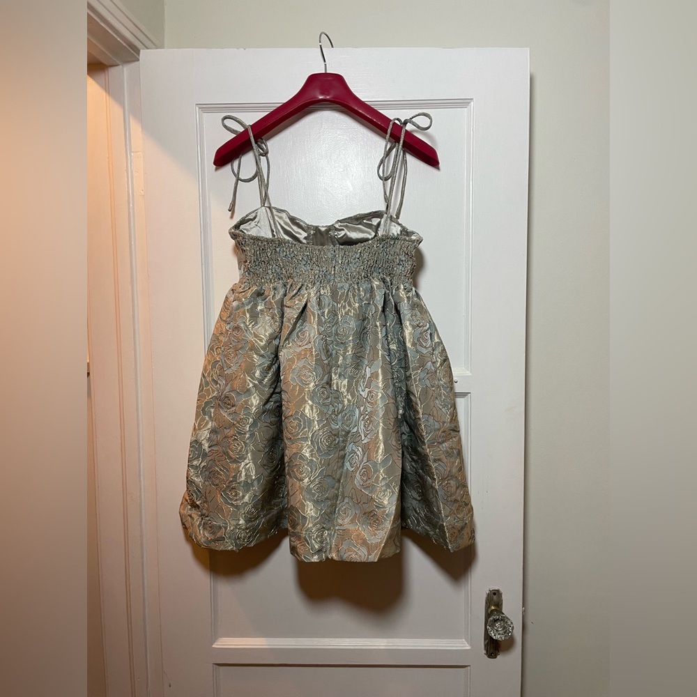 Mini Babydoll Prom🪩Dress in Tapestry Blue And Gold Roses 💙🌹 - Size M - NWT - Picture 7 of 10